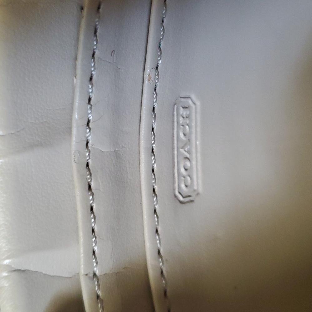 *Coach Wallet - Picture 8 of 8